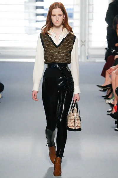 Look 25